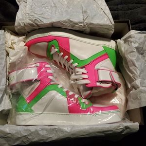 Pair of brand new gucci sneaker high top
